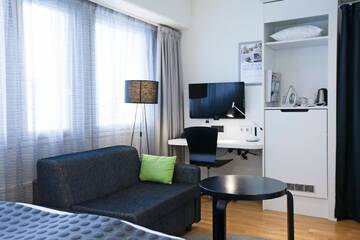 Фото номера Стандартный номер с кроватью размера &quot;king-size&quot; Отель Scandic Pori г. Пори 5