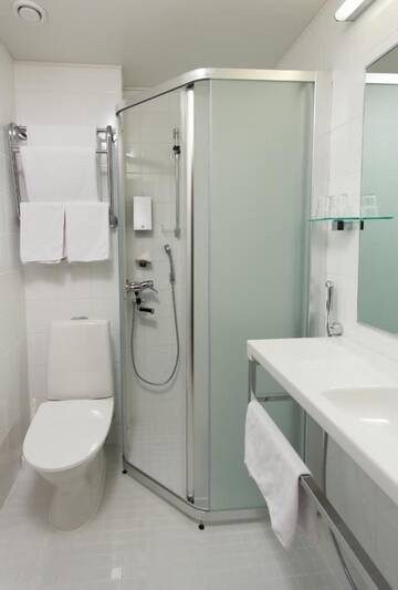 Фото номера Двухместный номер с 2 отдельными кроватями Отель Original Sokos Hotel Vaakuna Pori г. Пори 5
