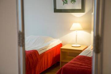 Фото номера Стандартный двухместный номер с 2 отдельными кроватями Отель Hotel Amado г. Пори 12