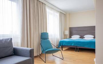 Фото номера Улучшенный трехместный номер Отель Torget Aparthotel г. Пори 2
